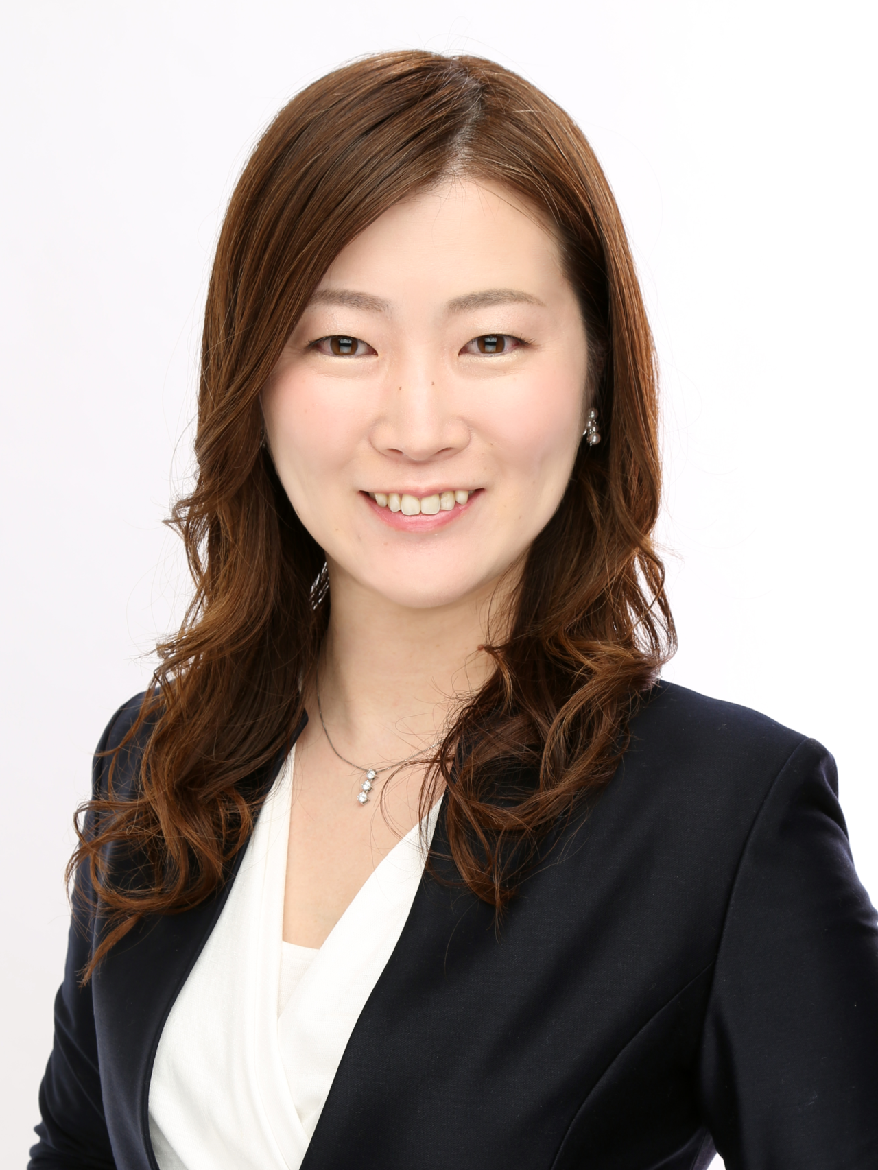 歯科事業部長・長谷川愛