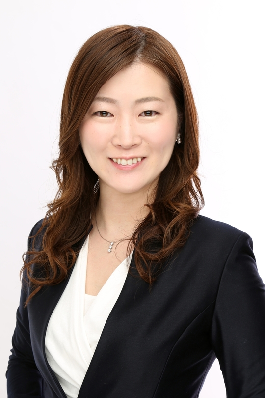 歯科事業部長・長谷川愛